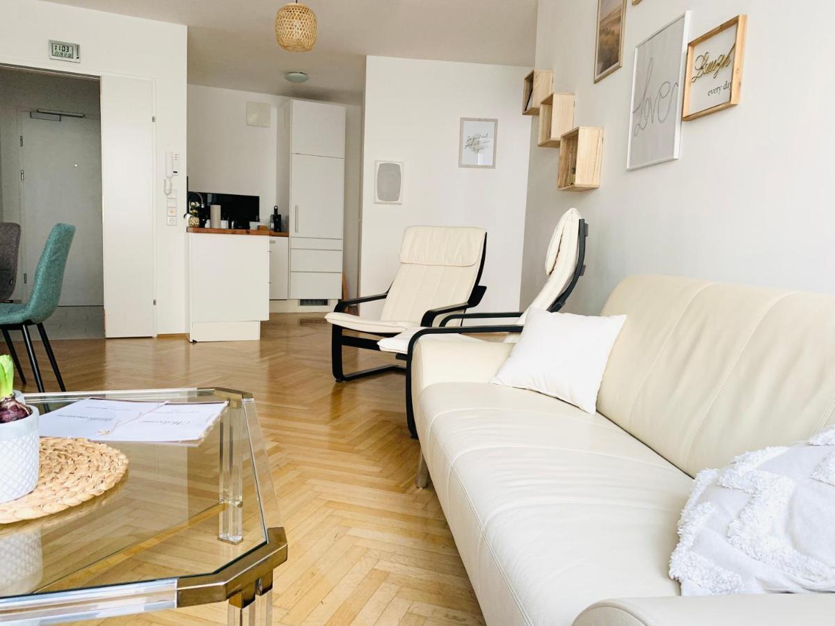 Ruhige Wohnung Im Gasometer Wien *Wifi*U3*Netflix* Exterior foto